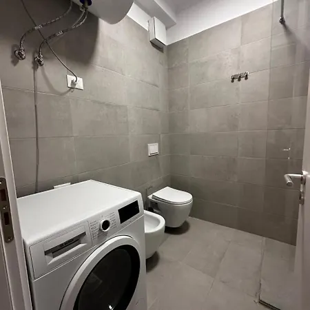 Erna Apartment Tirana Bazaar 公寓